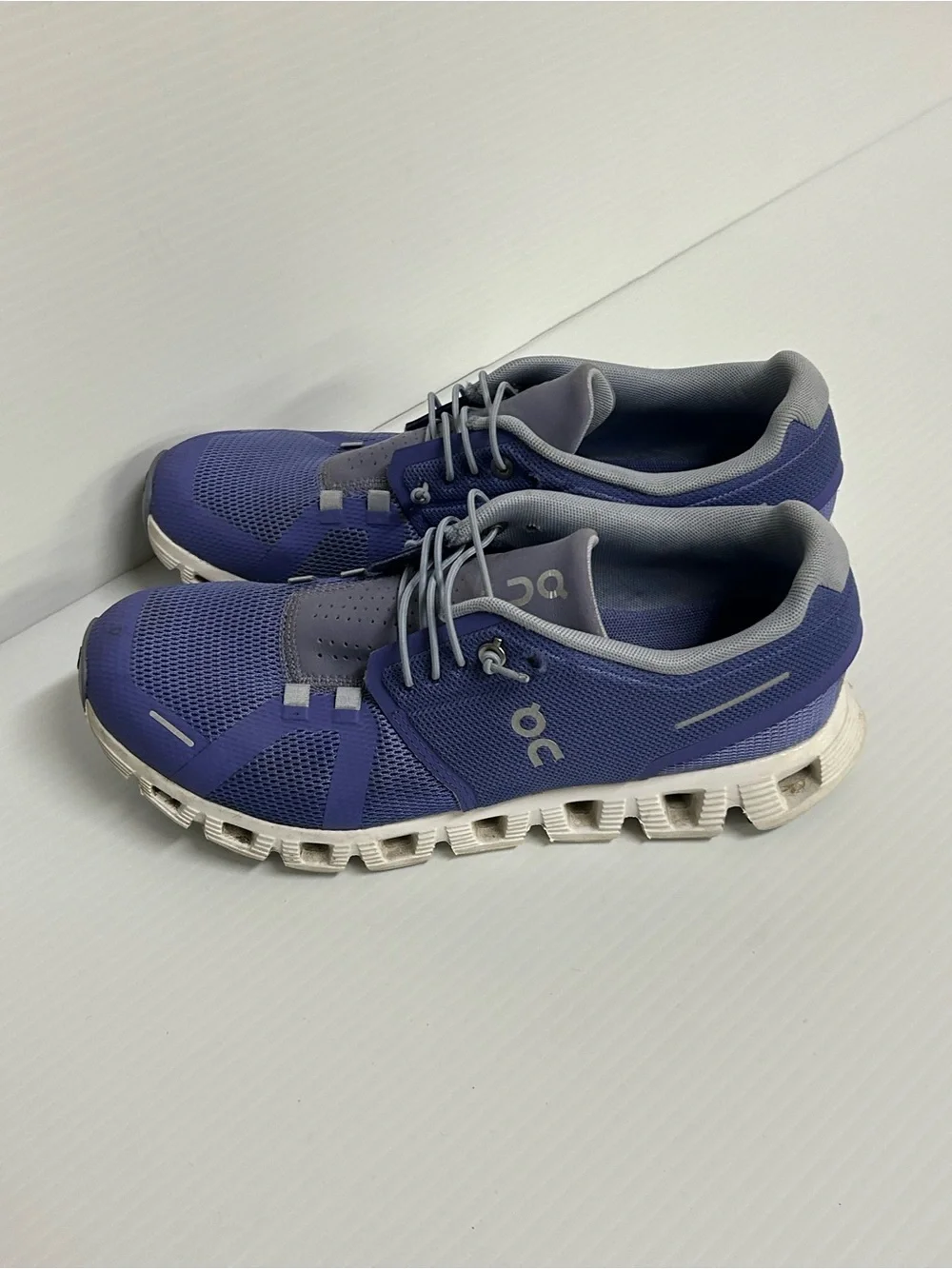 On Cloud 5 WOMEN Running Shoes Purple Blueberry Lace Up Sneakers SIZE 8.5
